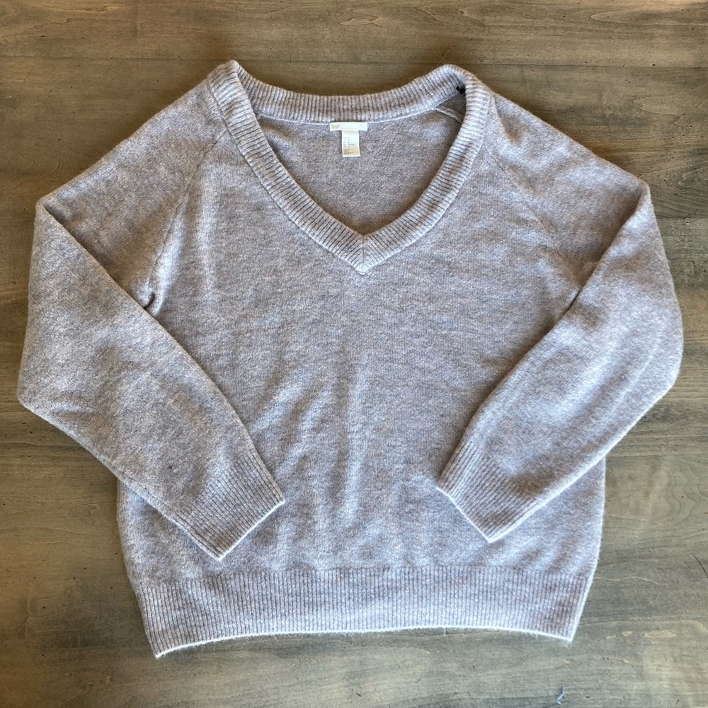H&M v neck sweater